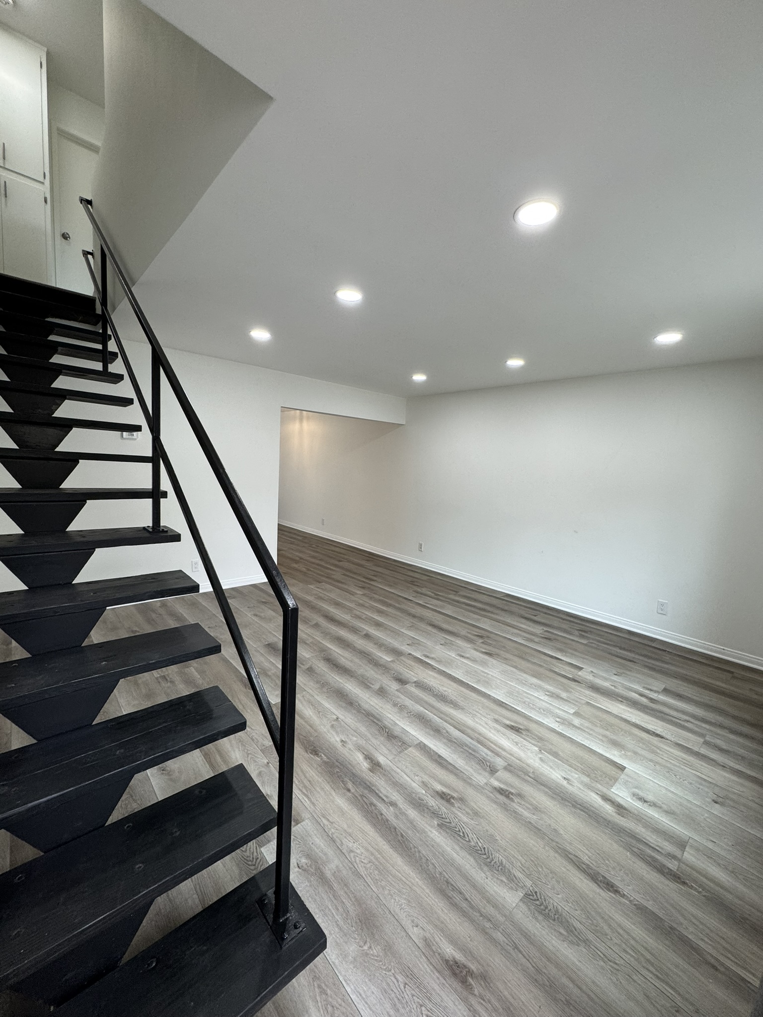 5545 Elmer Avenue, Apt. 3